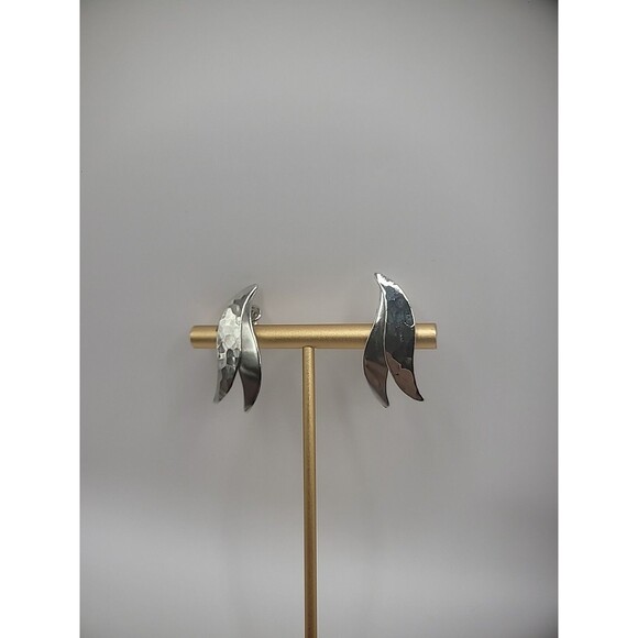 Vintage Silver Tone Layered Clip on Huggie Earrings Womens Jewelry Costume - Picture 5 of 15